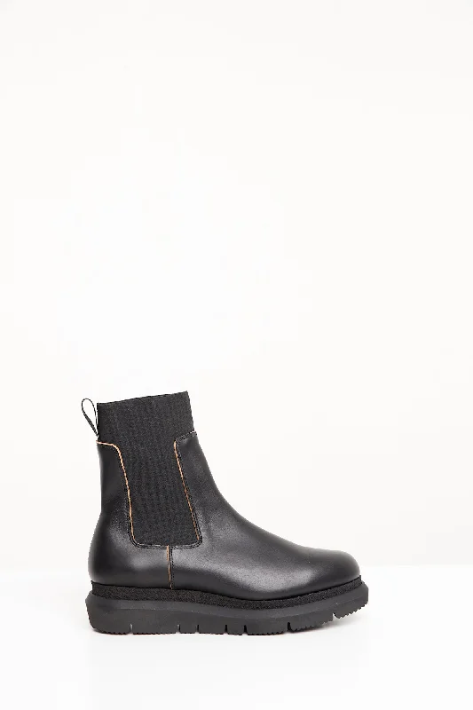 Frayed Hem Jeans for Edgy -Sacai Chelsea Boots