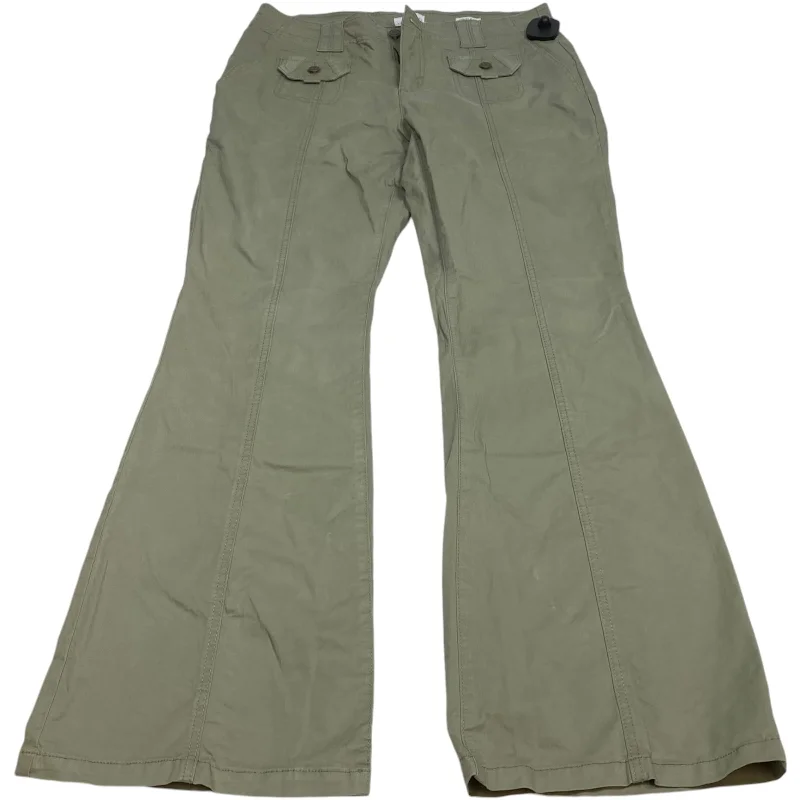 High-rise flare pants for vintage chic appeal -Pants Cargo & Utility By True Craft In Green, Size: 8