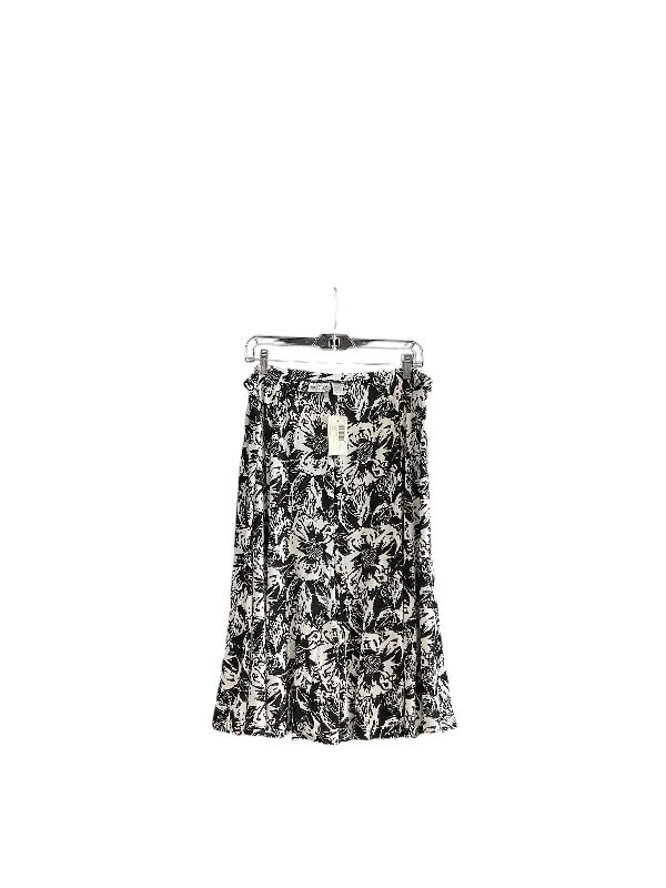 Designer mini skirts for high-end appeal -Skirt Midi By Chicos In Black & White, Size: Xl