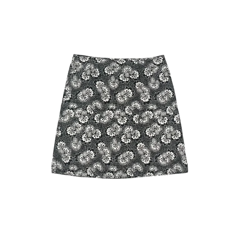 Casual linen skirts for breezy days -Skirt Mini & Short By Falls Creek In Black & White, Size:14