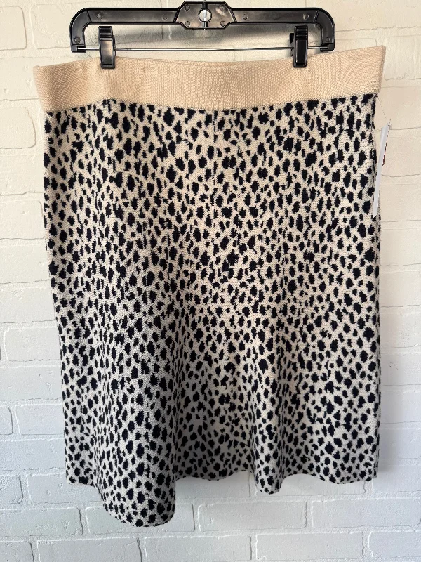 Wrap maxi skirts for versatile styling options -Skirt Midi By Ann Taylor In Black & Cream, Size: 14