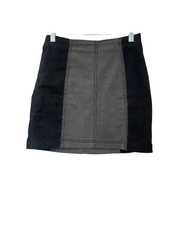 Ruffled skirts for soft romantic appeal -Skirt Mini & Short By Free People In Black & Grey, Size: 4