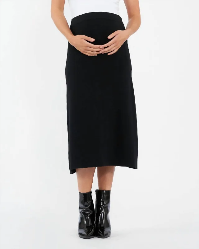 Black Short Skirts for Versatile -A-Line Knit Skirt In Black