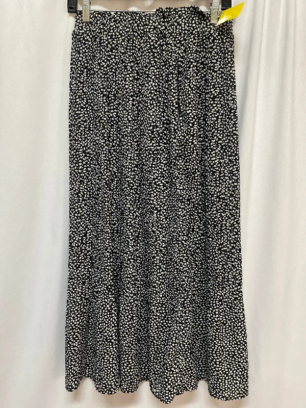 Durable skirts with reinforced seam strength -Skirt Maxi By Clothes Mentor In Black & White, Size: M