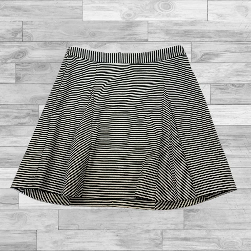 A-line skirts for classic wardrobe essentials -Skirt Mini & Short By Michael By Michael Kors In Black & White, Size: 2