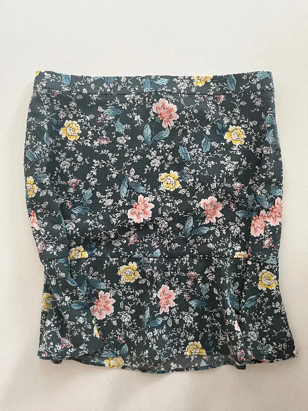 Vintage skirts with 70s-inspired designs -Skirt Mini & Short By Loft In Floral, Size: M