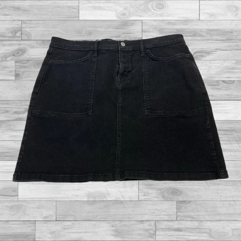 Vintage skirts for retro-inspired fashion vibes -Skirt Mini & Short By Banana Republic In Black, Size: 16