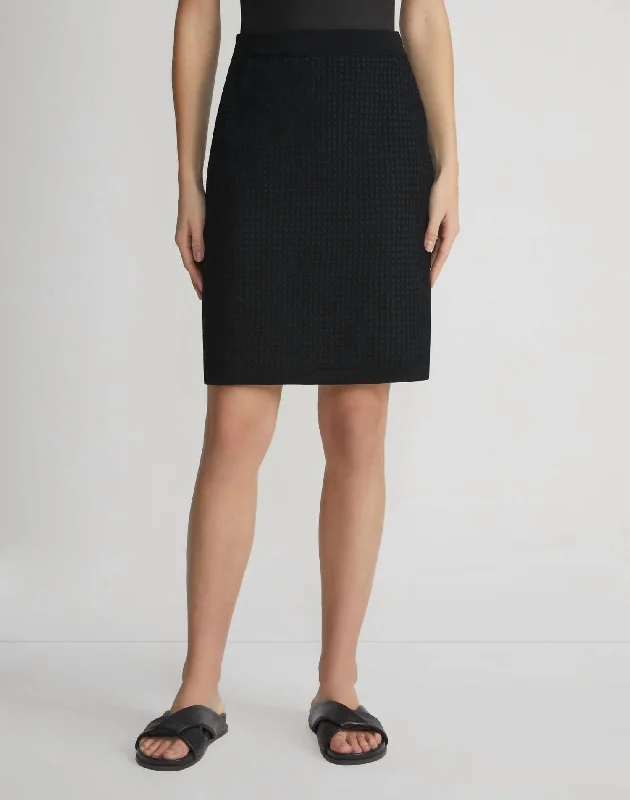 Printed Short Skirts with Patterns -Block Mesh Stitch Skirt In Black