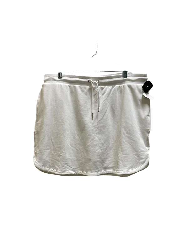 Luxury skirts with elegant silk sheen -Skirt Mini & Short By Chicos In White, Size: 12