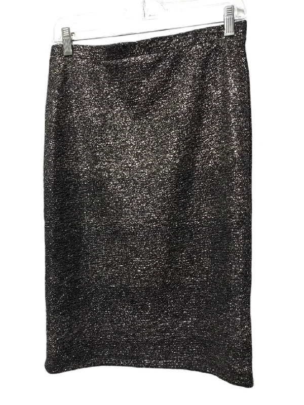 Designer pencil skirts for sharp professional looks -Skirt Midi By Clothes Mentor In Black & Gold, Size: M