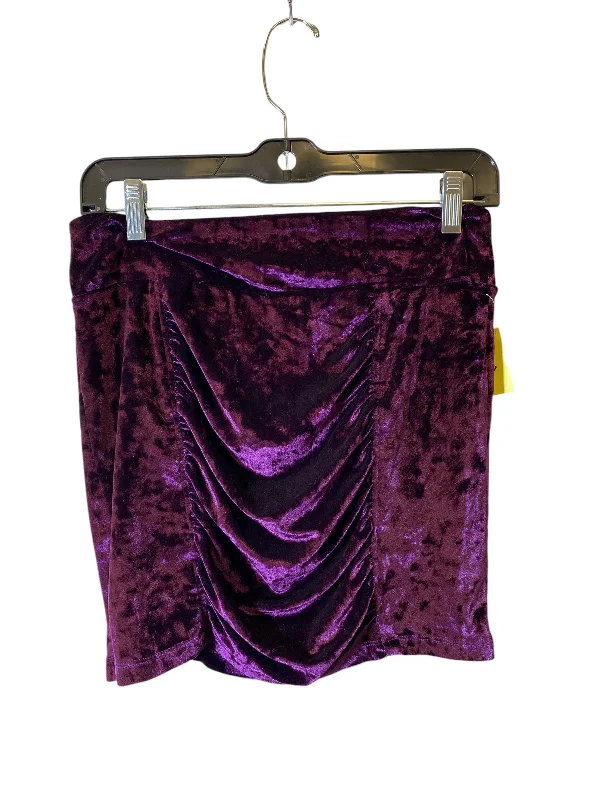 Ruffled skirts for soft romantic appeal -Skirt Mini & Short By Candies In Purple, Size: 8